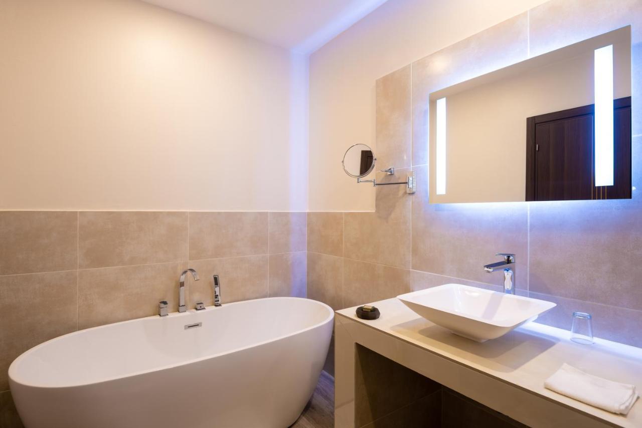 Hotel L'Adresse Дакар Экстерьер фото